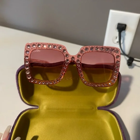 Gucci | Accessories | Pink Oversized Gucci Sunglasses | Poshmark display picture 1